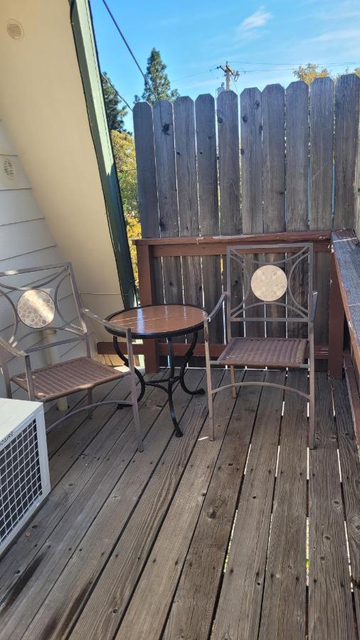 Angel Cottage With A Sauna Or The Cozy With A Jacuzzi Tub, Both Are Studios With A View Of Mount Shasta Exteriör bild