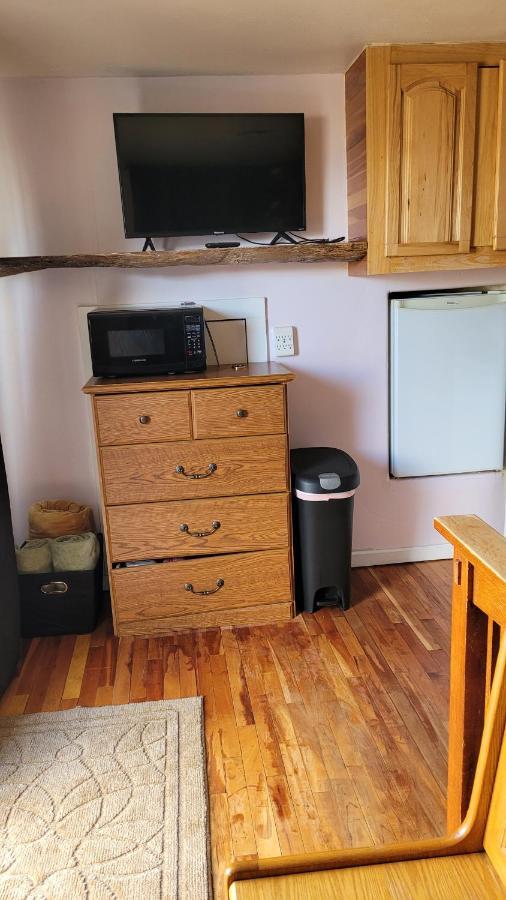 Angel Cottage With A Sauna Or The Cozy With A Jacuzzi Tub, Both Are Studios With A View Of Mount Shasta Exteriör bild