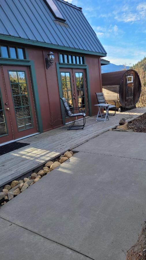 Angel Cottage With A Sauna Or The Cozy With A Jacuzzi Tub, Both Are Studios With A View Of Mount Shasta Exteriör bild
