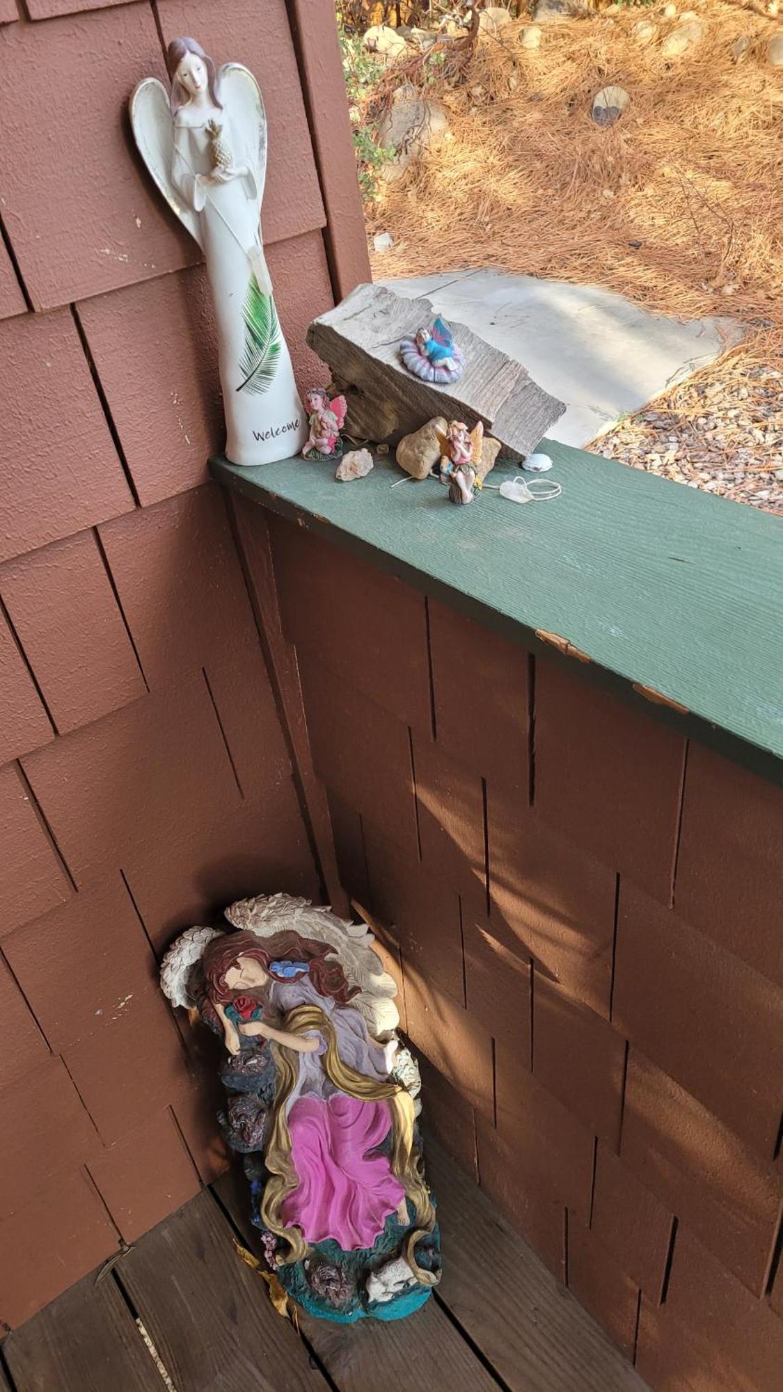 Angel Cottage With A Sauna Or The Cozy With A Jacuzzi Tub, Both Are Studios With A View Of Mount Shasta Rum bild
