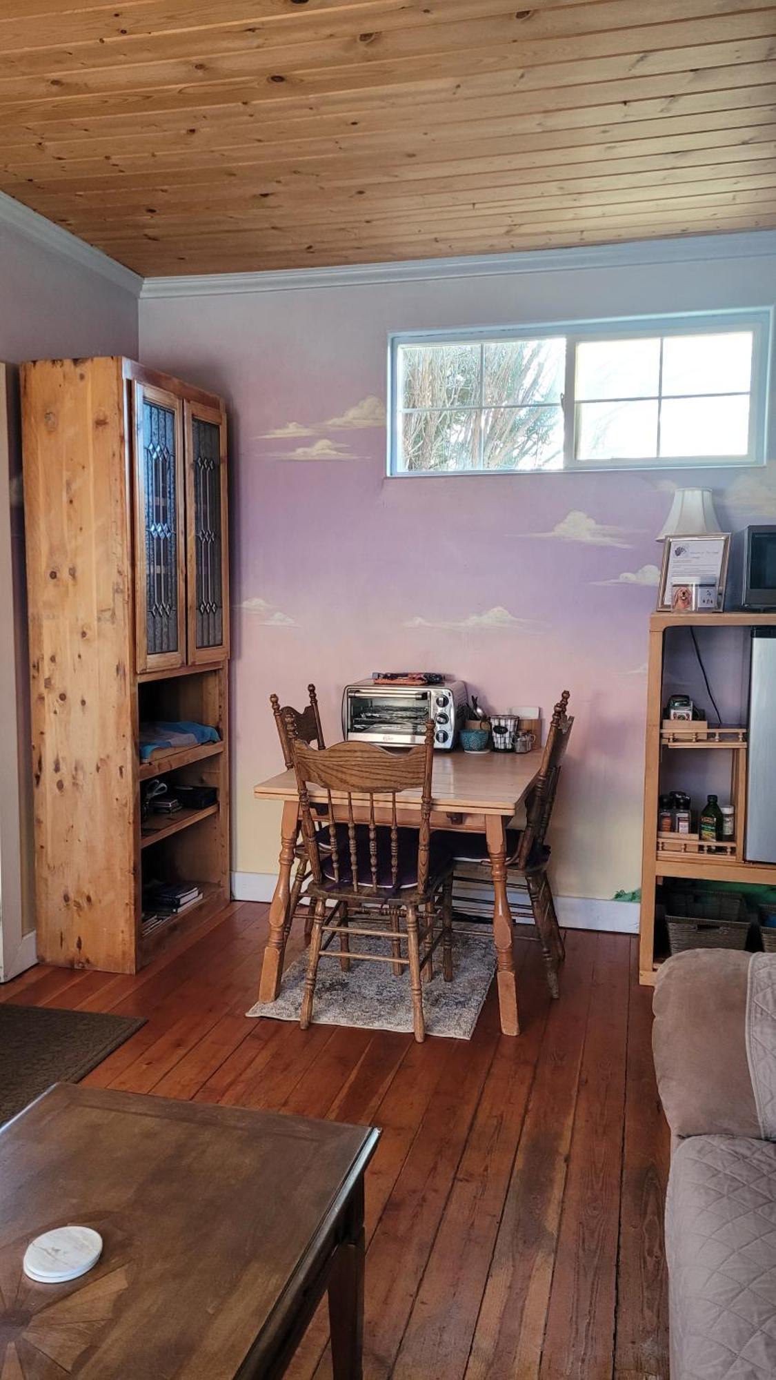 Angel Cottage With A Sauna Or The Cozy With A Jacuzzi Tub, Both Are Studios With A View Of Mount Shasta Rum bild